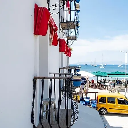 Artemis Hotel 3*