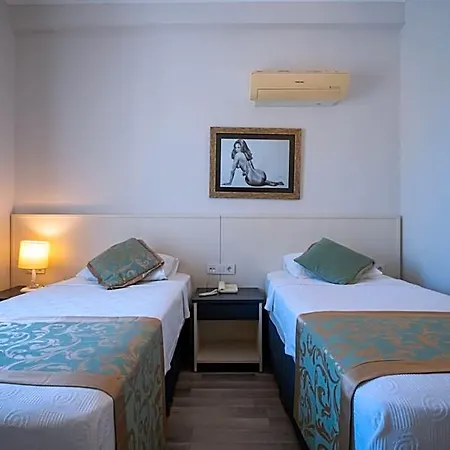 Artemis Hotel