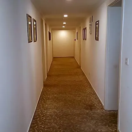 Hotel Artemis 3*